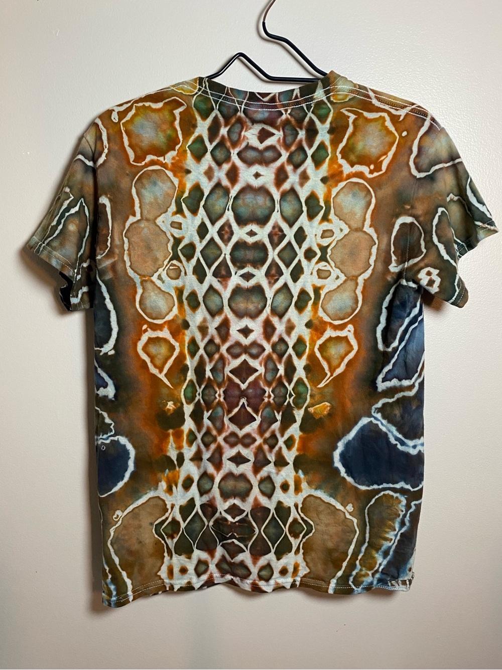 Earth-Tone Tie-Dye Short Sleeve Cotton T-Shirt - Multicolor Small - Picture 5 of 5